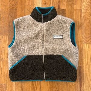 The Campamento fleece vest size 7/8 years
